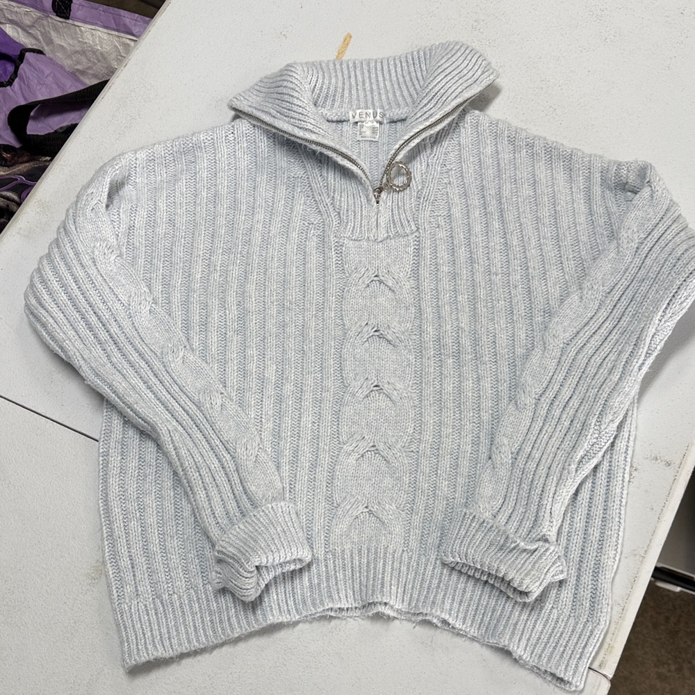VENUS Light Gray Zip-Up Sweater
